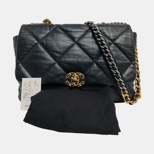 CHANEL 19 Maxi Quilted Lambskin Black