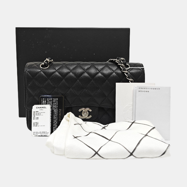 CLASSIC FLAP Small Quilted Grained Calfskin Black