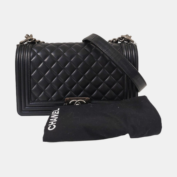 Authenticated pre-owned BOY CHANEL Medium Quilted Lambskin Black - Shoulder Bag at Looply