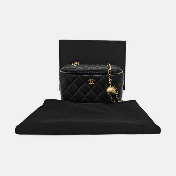 VANITY CASE Small Quilted Lambskin Black