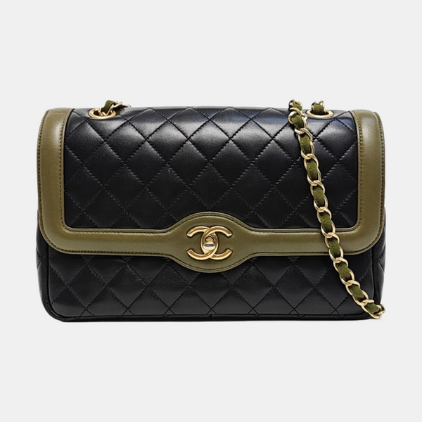Authenticated pre-owned CLASSIC FLAP Quilted Lambskin Black - Shoulder Bag at Looply