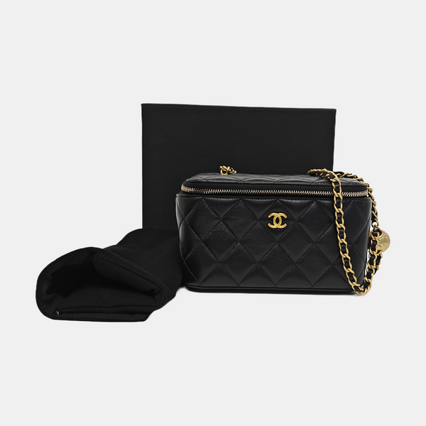 VANITY CASE Small Quilted Lambskin Black