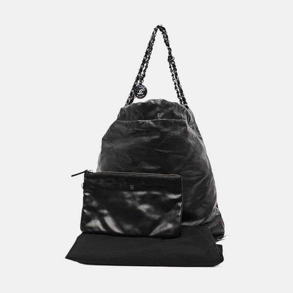 CHANEL 22 Medium Quilted Calfskin Black