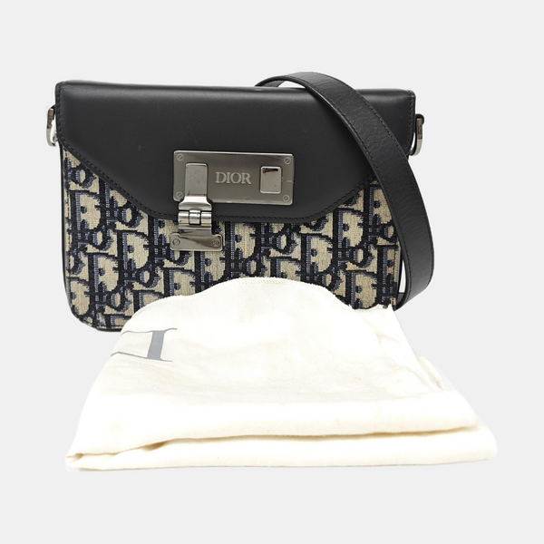 Lock Oblique Canvas Black