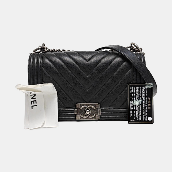 BOY CHANEL Medium Chevron, Quilted Grained Calfskin Black