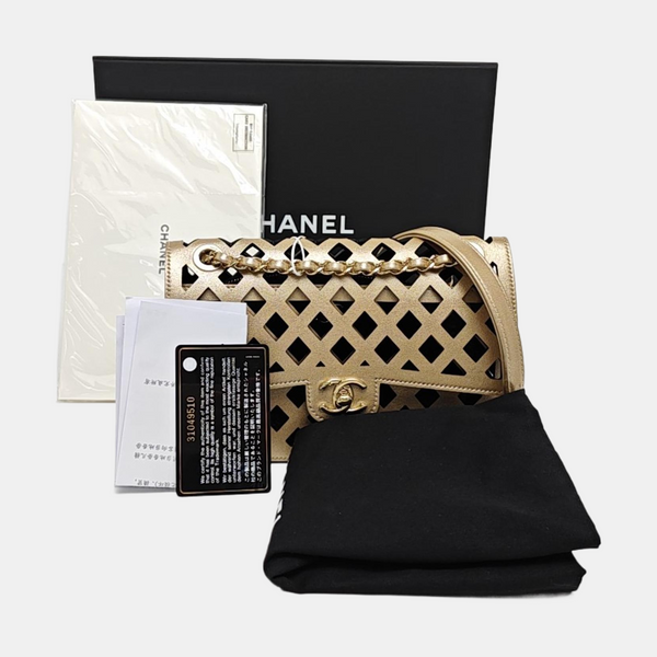 CLASSIC FLAP Calfskin Gold