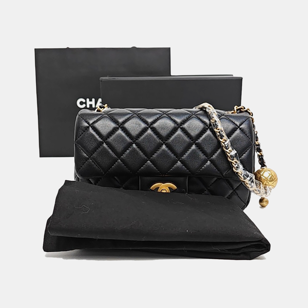 CLASSIC FLAP Mini Quilted Lambskin Black