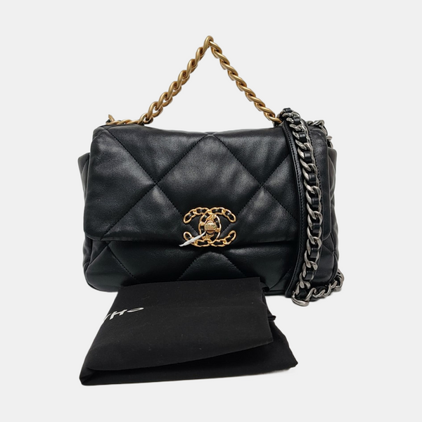 CHANEL 19 Pequeño Piel de Cordero Acolchada Negro