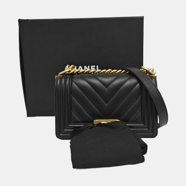 BOY CHANEL Small Chevron Calfskin Black