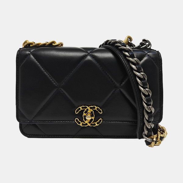 CHANEL 19 WOC Quilted Lambskin Black