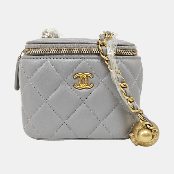 VANITY CASE Mini Quilted Lambskin Gray