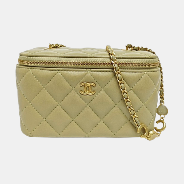 VANITY CASE Small Quilted Lambskin Green