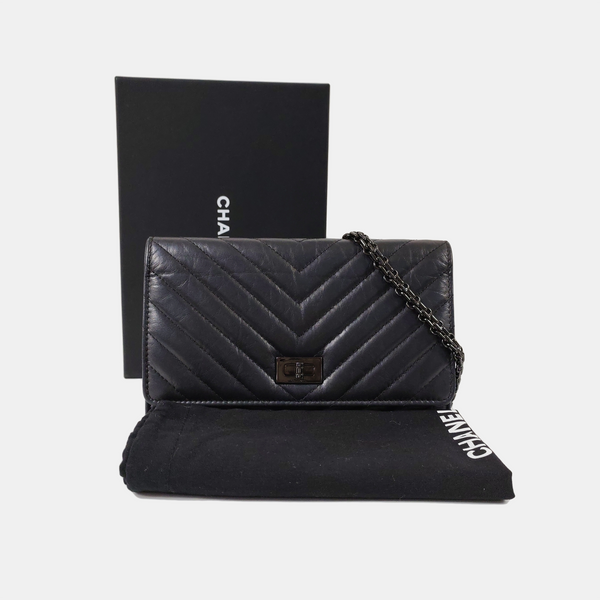 Authenticated pre-owned 2.55 WOC Chevron, Quilted Calfskin Black - Shoulder Bag at Looply