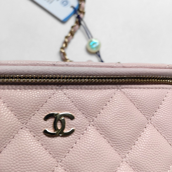 Authenticated pre-owned VANITY CASE Quilted Grained Calfskin Pink - Crossbody Bag at Looply