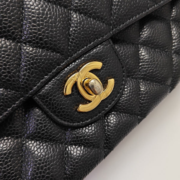 CLASSIC FLAP Medium Quilted Grained Calfskin Black