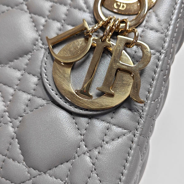 Lady Dior Mini Piel de Cordero Acolchada Gris