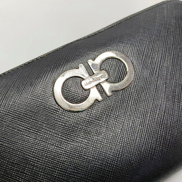 Authenticated pre-owned Gancini Calfskin Black Wallet - Wallet at Looply