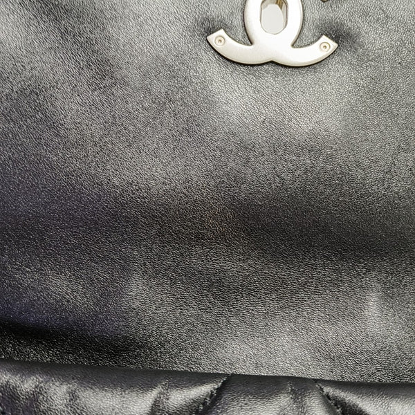 CHANEL 19 Small Quilted Lambskin Black