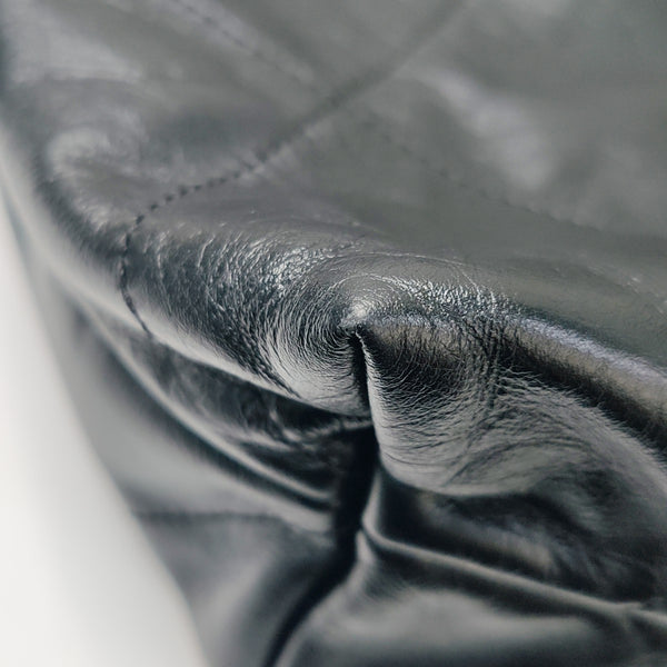CHANEL 22 Medium Quilted Calfskin Black