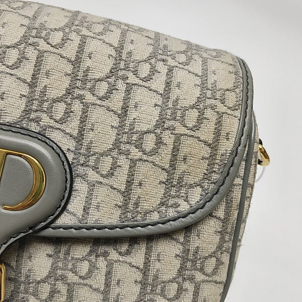 Bobby Medium Oblique Canvas Gray