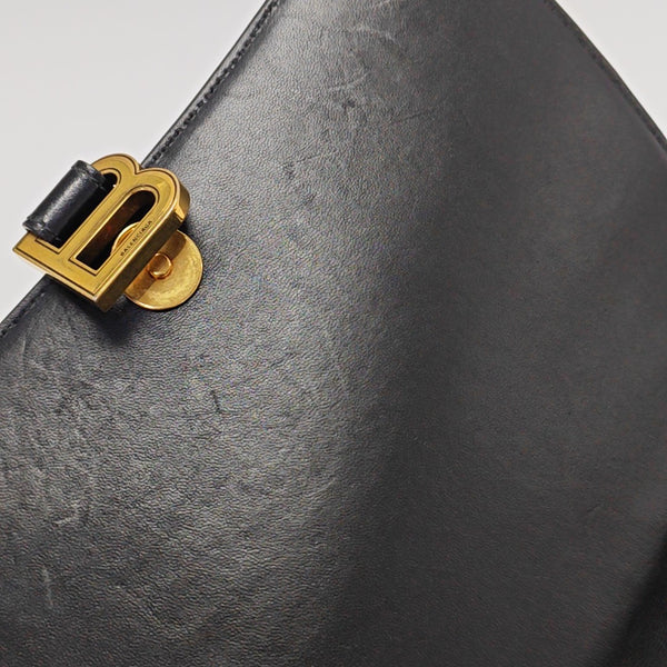 Hourglass Small Calfskin Black