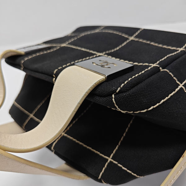 SQUARE STITCH Canvas Black