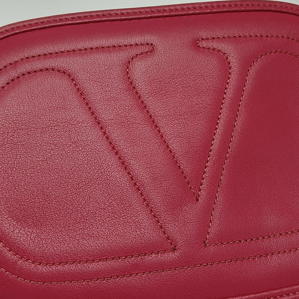 Vlogo Signatur Quilted Calfskin Red