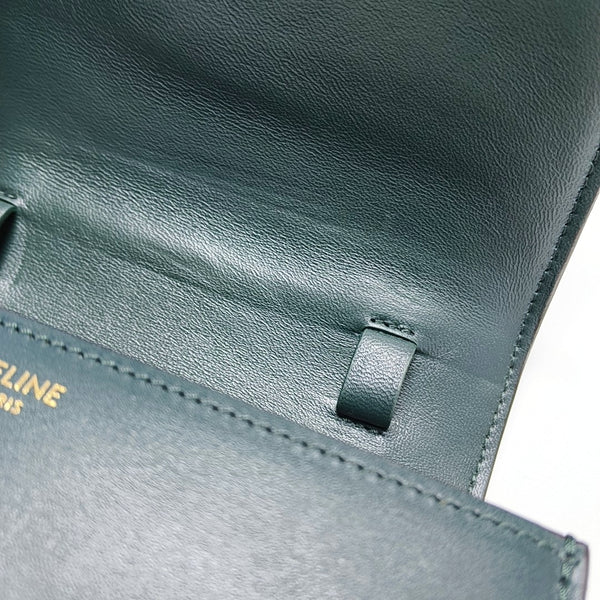 Authenticated pre-owned CLASSIC BOX Mini Calfskin Green - Shoulder Bag at Looply