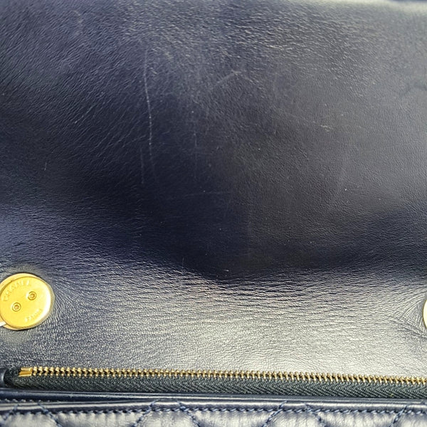 Authenticated pre-owned CLASSIC FLAP Quilted Lambskin Blue - Crossbody Bag at Looply