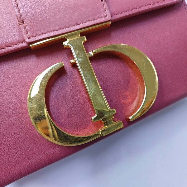 Authenticated pre-owned 30 Montaigne Calfskin Multicolor - Shoulder Bag at Looply