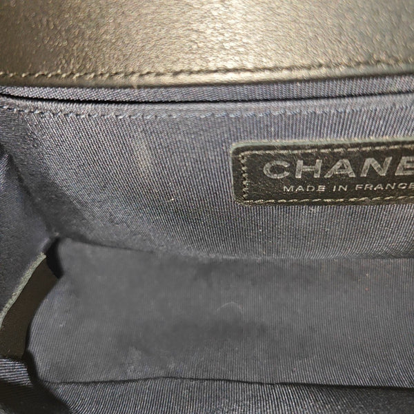 BOY CHANEL Small Chevron Calfskin Black