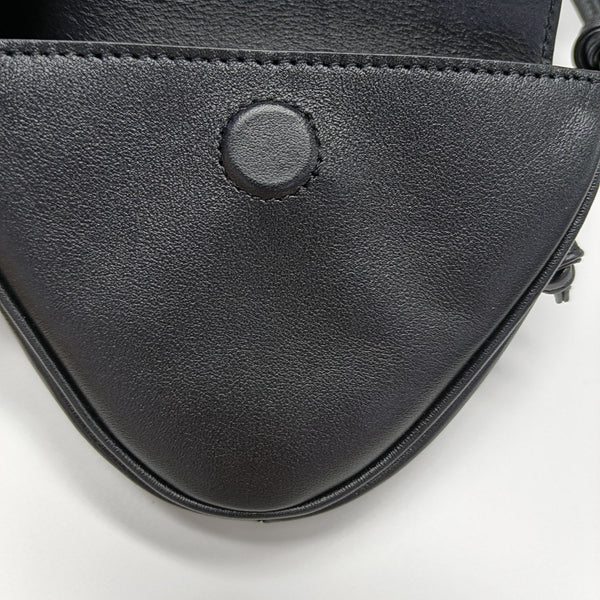 TRIANGLE Calfskin Black