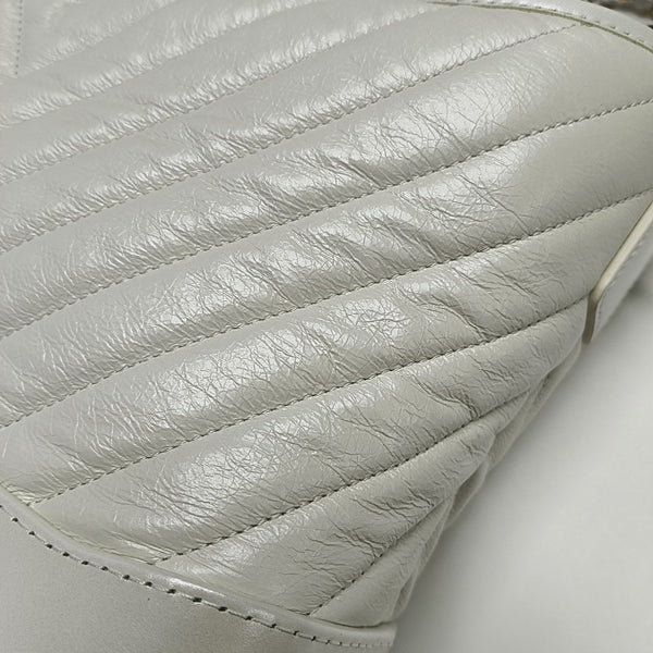 Authenticated pre-owned GABRIELLE Medium Chevron, Quilted Calfskin White - Shoulder Bag at Looply