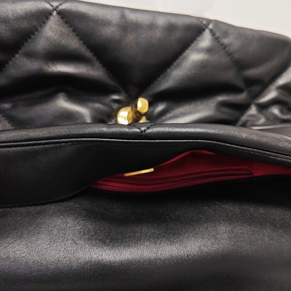 CHANEL 19 Medium Quilted Lambskin Black