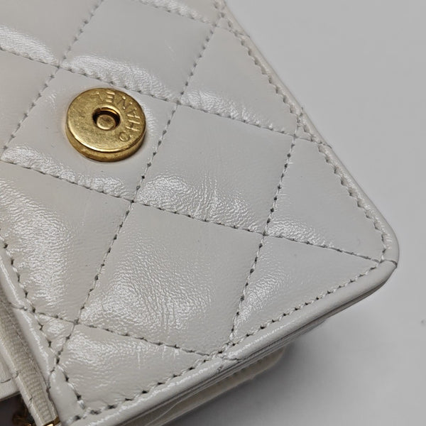 Authenticated pre-owned WOC Quilted Lambskin White - Shoulder Bag at Looply