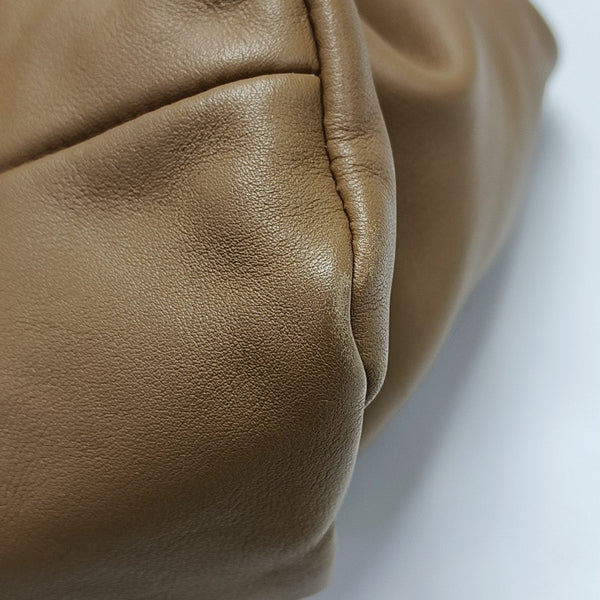The Pouch Calfskin Brown