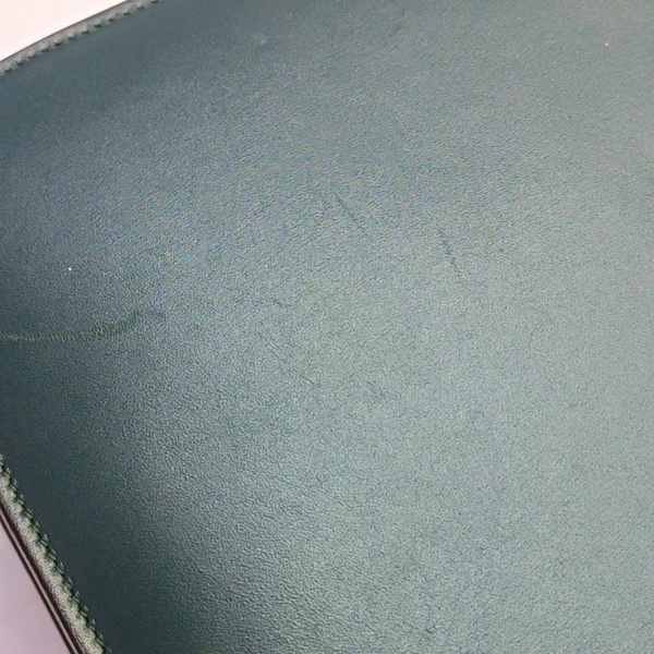 Authenticated pre-owned CLASSIC BOX Medium Calfskin Green - Shoulder Bag at Looply
