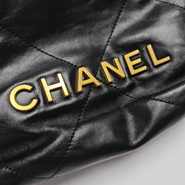 CHANEL 22 Mini Quilted Calfskin Black
