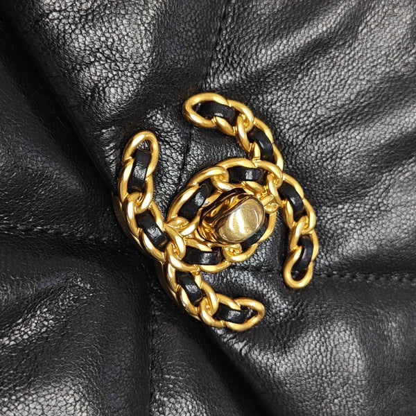 CHANEL 19 Small Quilted Lambskin Black