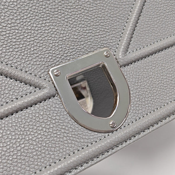 Diorama Medium Cannage Calfskin Gray