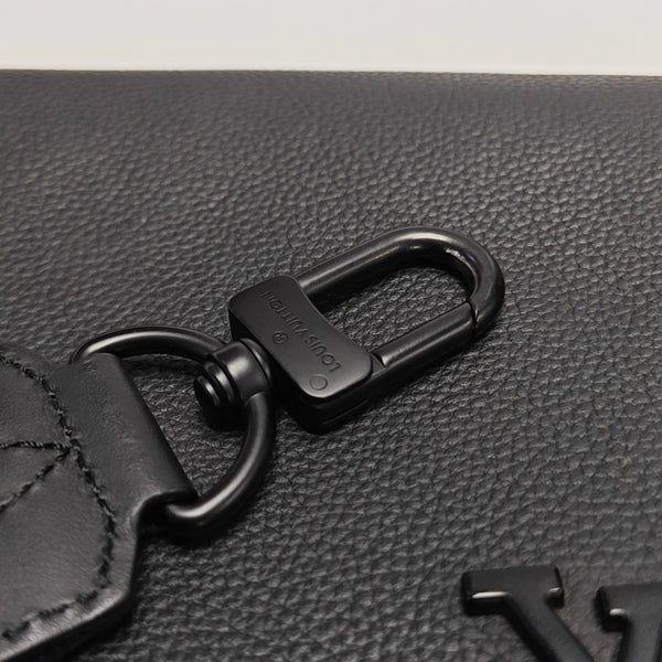 MESSENGER VOYAGE Calfskin Black