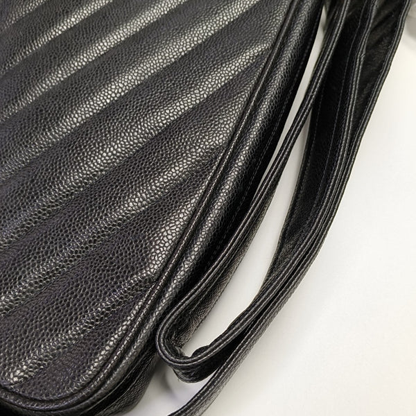 VINTAGE FRONT POCKET CAMERA BAG Quilted Grained Calfskin Black