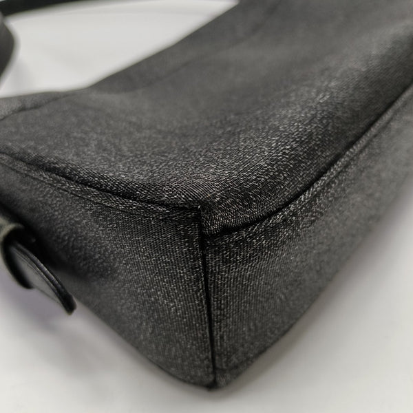 Canvas Black
