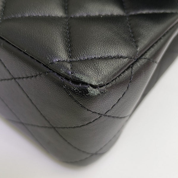 CLASSIC FLAP Medium Quilted Lambskin Black