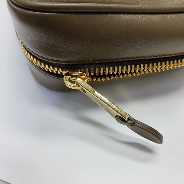 Beau Medium Calfskin Gray