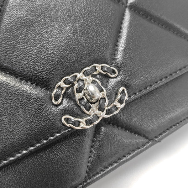 CHANEL 19 Small Quilted Lambskin Black