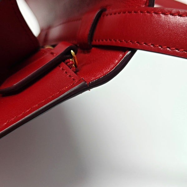 CLASSIC BOX Piel de ternera mediana Roja