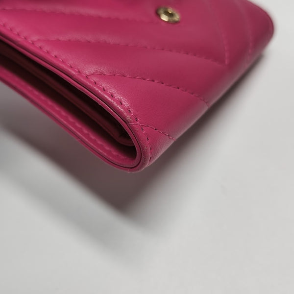 CLASSIC FLAP Chevron Lambskin Red Wallet