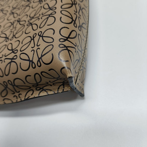 T Pouch Monogram Calfskin Beige