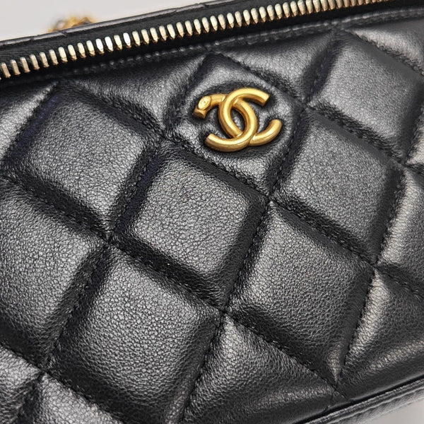 VANITY CASE Small Quilted Lambskin Black